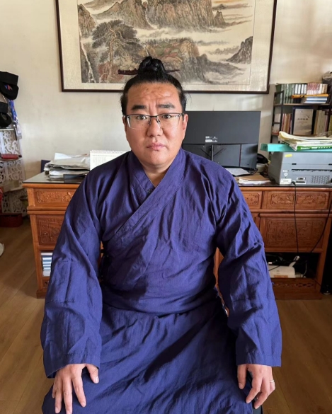 高静谦