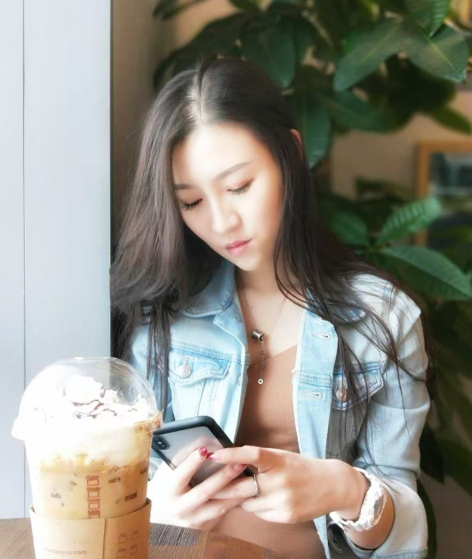 张倩