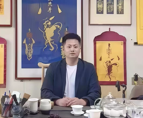 李铭潇