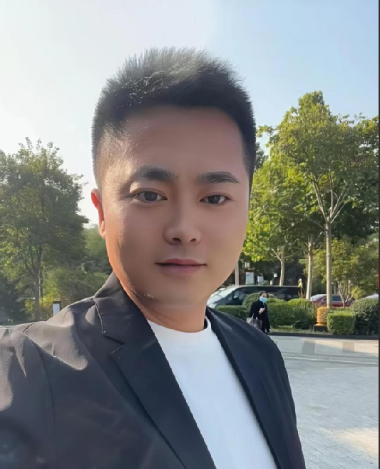 李铭潇