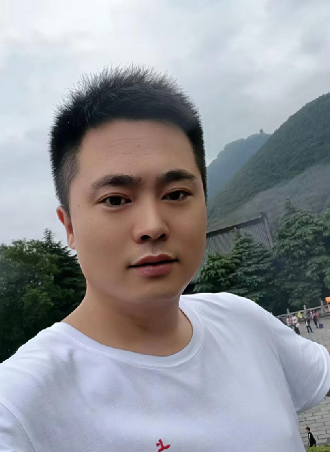 李铭潇
