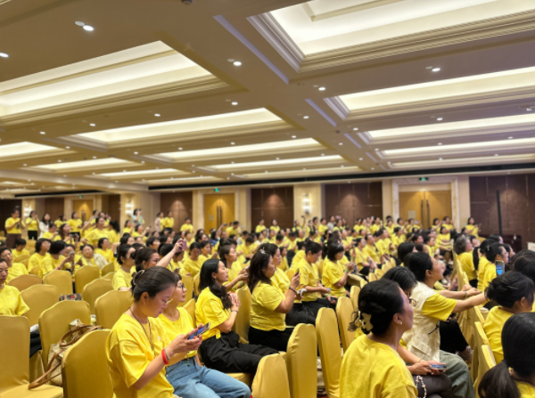 非遗祝由术赋能现代企业：闫胜然院长杭州开讲引发千人学习热潮