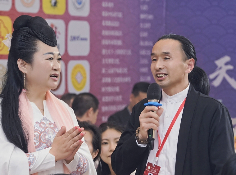 闫胜然 闫胜然
