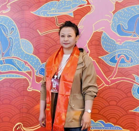 张蔷 张蔷
