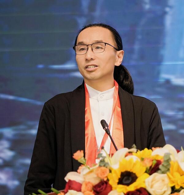 闫胜然 闫胜然