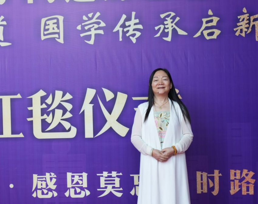 童洁 童洁